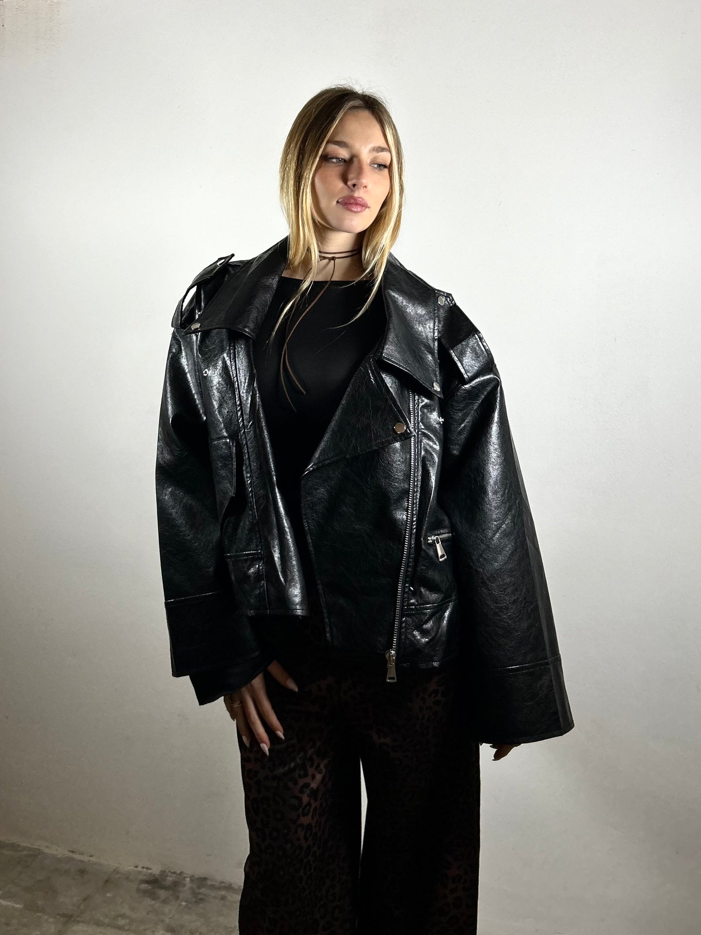 CHIODO OVERSIZE nero