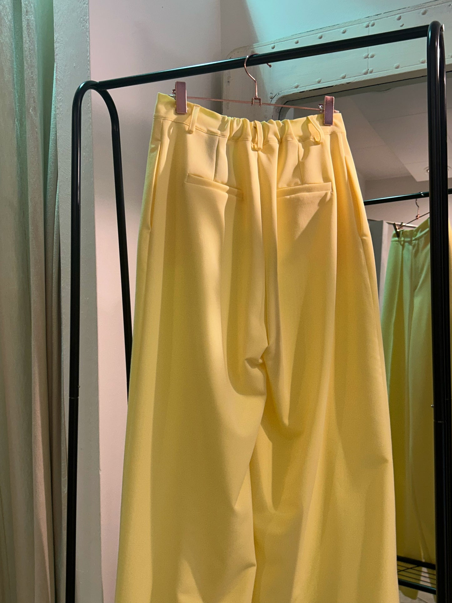 PANTALONE A PALAZZO GIALLO
