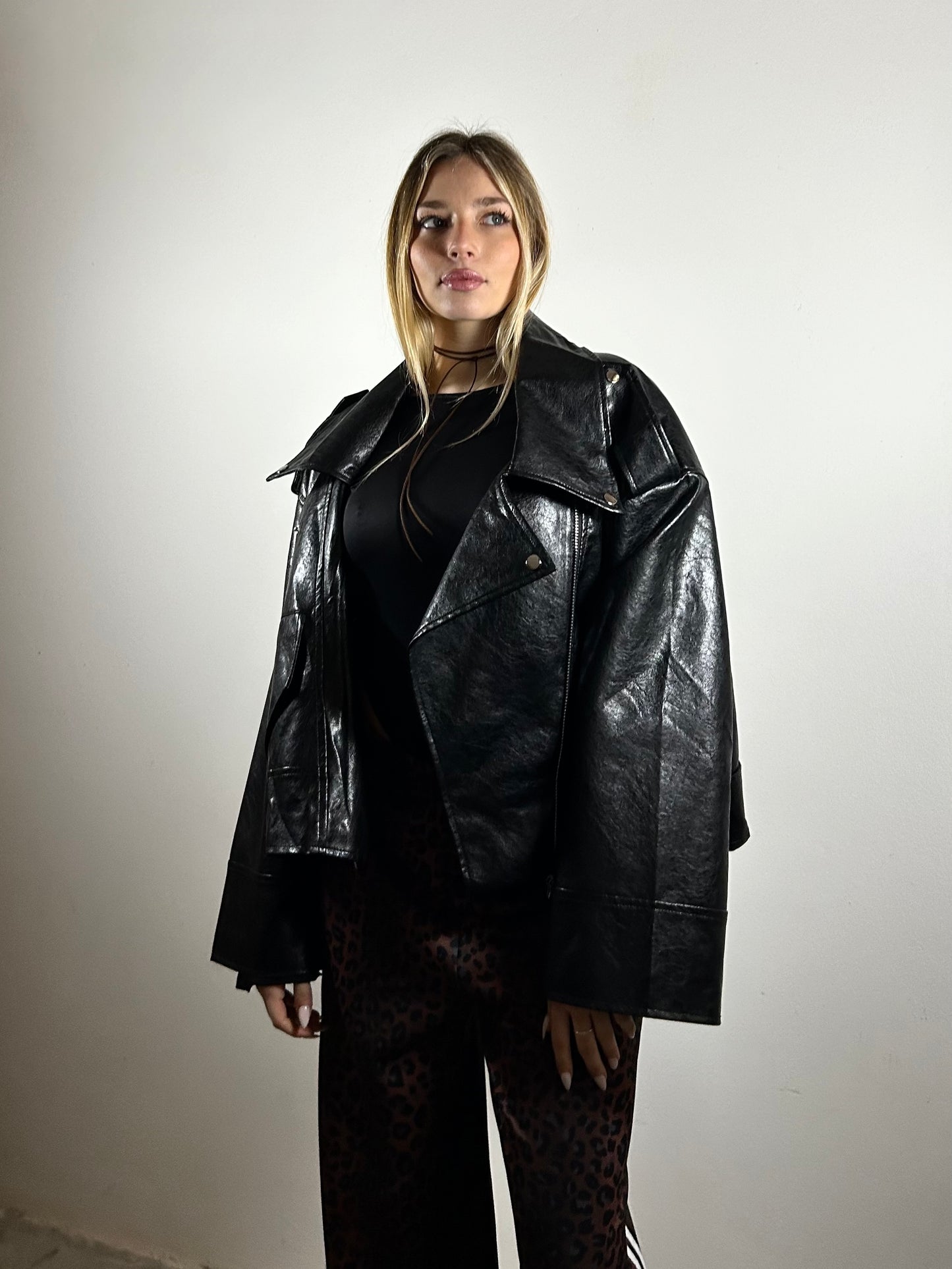 CHIODO OVERSIZE nero